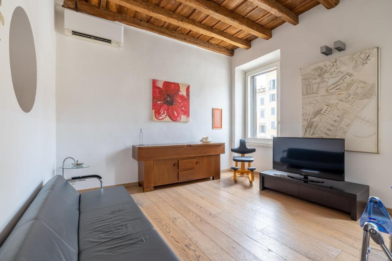 Modern Apartment In Campo De Fiori Rome Exterior photo